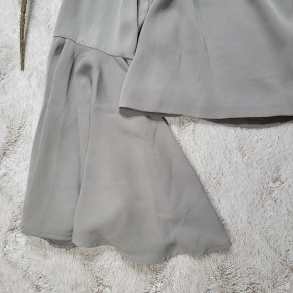 Keepsake The Label Gray Bell Sleeve V Neck Cropped Top Size S - Picture 5 of 9
